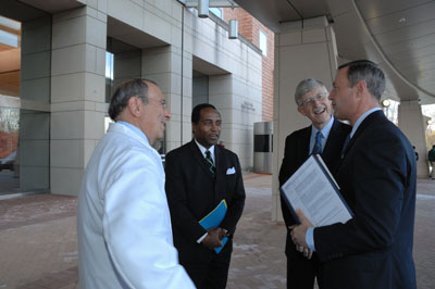 Governor O'Malley arrives at the Clinical Center greeted by CC, NIDDK and NIH directors